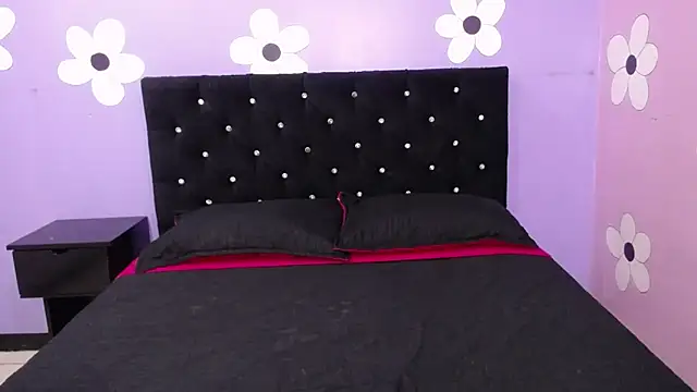 karolinee 66  online show from February 26, 3:49 am