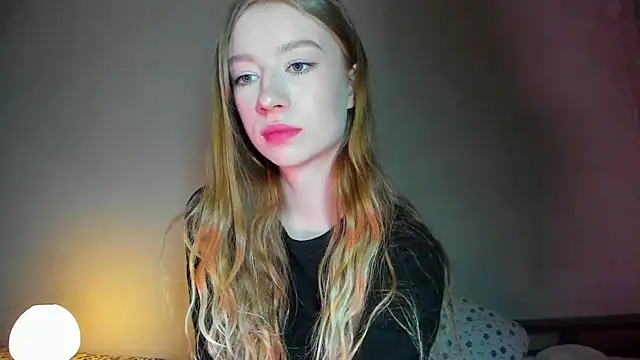 Snapshot of minidivaa_ chatting on April 13, 9:31 pm minidivaa online show from April 13, 9:31 pm