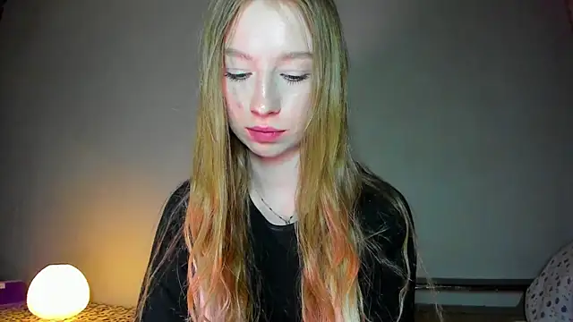 Snapshot of minidivaa_ chatting on April 14, 8:48 pm minidivaa online show from April 14, 8:48 pm