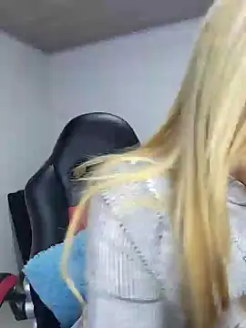 Snapshot of alicev_kitty chatting on January 16, 1:14 pm alicev kitty online show from January 16, 1:14 pm