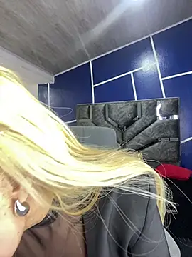 Snapshot of alicev_kitty chatting on March 12, 1:30 pm alicev kitty online show from March 12, 1:30 pm