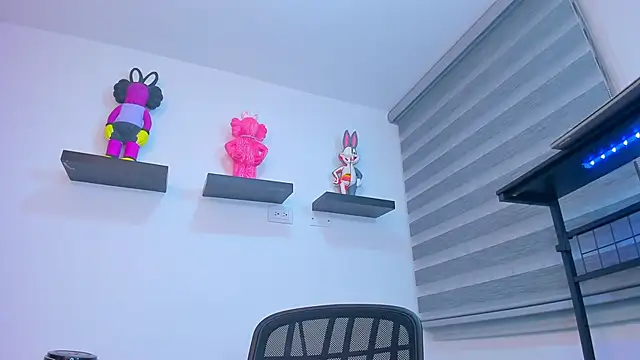 Gangster Girl online show from October 31, 3:07 am