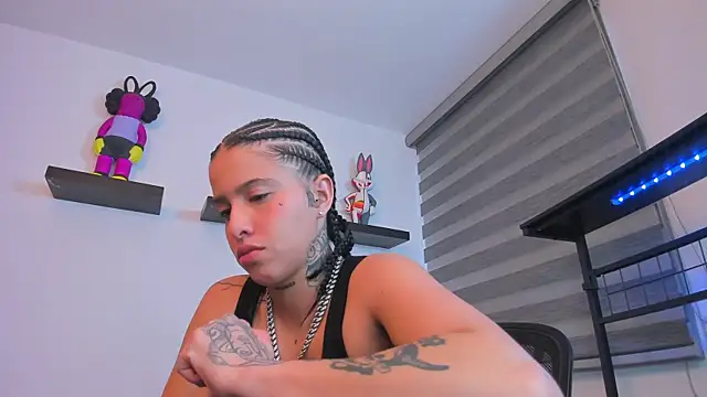 Gangster Girl online show from November 30, 2:43 pm