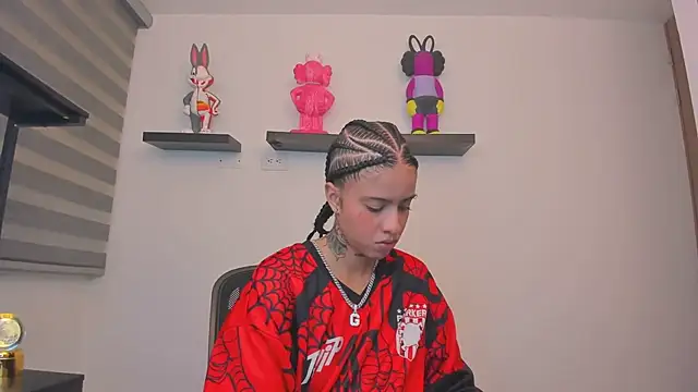 Gangster Girl online show from July 16, 5:57 am