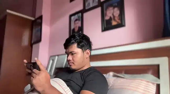 Snapshot of rasbari22 chatting on February 7, 9:16 am rasbari22 online show from February 7, 9:16 am