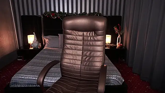 Snapshot of Daisy_Delight chatting on December 25, 2:45 pm Daisy Delight online show from December 25, 2:45 pm