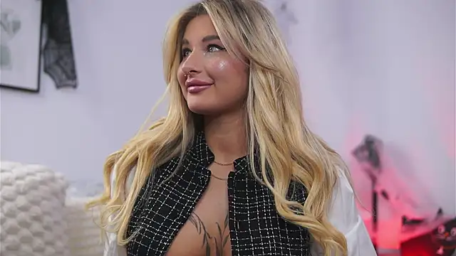 AvaShayy online show from October 21, 9:37 pm