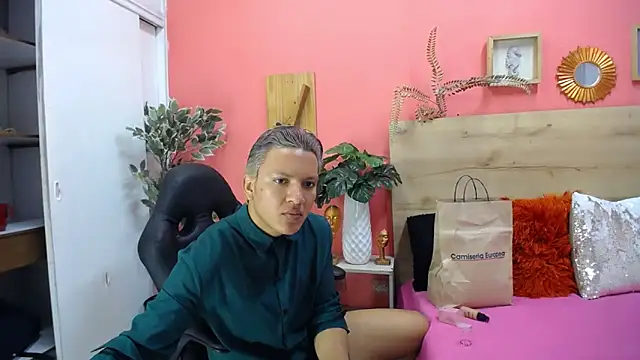 aslyhernandez 7 online show from March 28, 11:54 am