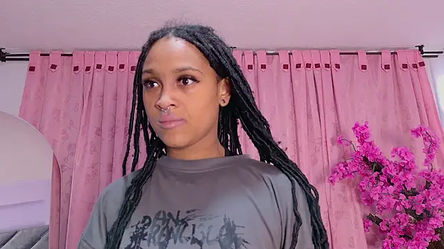 Elith noa online show from February 10, 7:51 pm