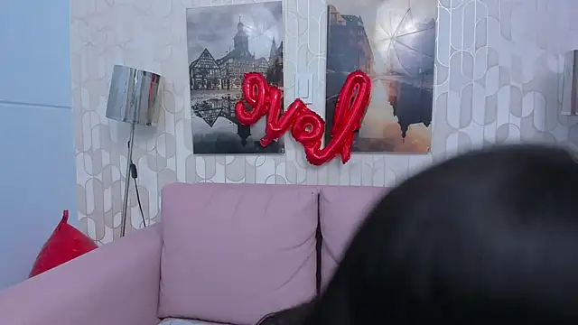 Snapshot of _miaquevedo_ chatting on February 5, 12:27 pm miaquevedo online show from February 5, 12:27 pm