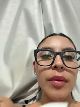  miaquevedo  online show from April 12, 4:17 am