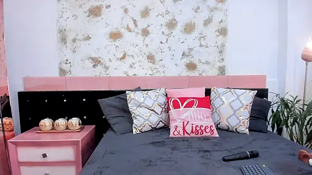 Snapshot of BERGINY_ chatting on March 11, 1:56 pm BERGINY online show from March 11, 1:56 pm