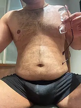 Snapshot of versatile_guy01 chatting on January 18, 6:28 am versatile guy01 online show from January 18, 6:28 am