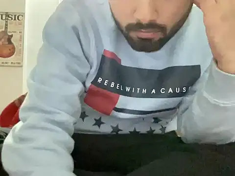 Snapshot of SissyAyush chatting on December 9, 9:05 pm SissyAyush online show from December 9, 9:05 pm