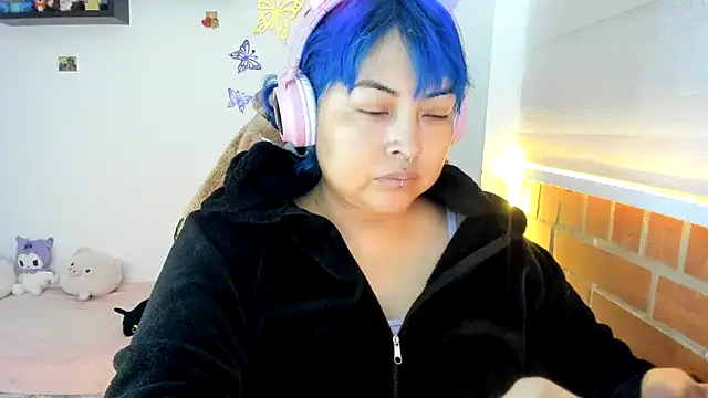 Shaddycute  online show from October 28, 2:31 pm