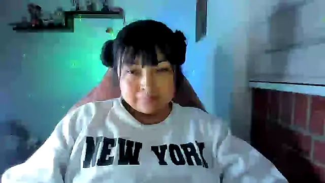Snapshot of Shaddycute_ chatting on July 7, 12:13 am Shaddycute online show from July 7, 12:13 am