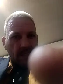 Snapshot of gettinit2wice chatting on December 18, 9:25 am gettinit2wice online show from December 18, 9:25 am