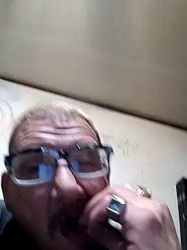 Snapshot of gettinit2wice chatting on December 20, 4:25 pm gettinit2wice online show from December 20, 4:25 pm