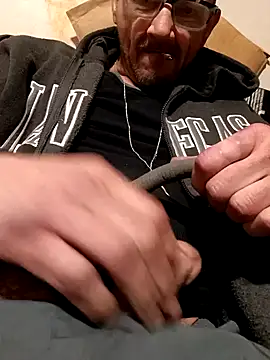 Snapshot of gettinit2wice chatting on January 10, 6:17 pm gettinit2wice online show from January 10, 6:17 pm