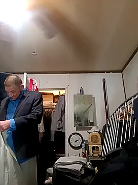 Snapshot of gettinit2wice chatting on February 9, 11:04 pm gettinit2wice online show from February 9, 11:04 pm