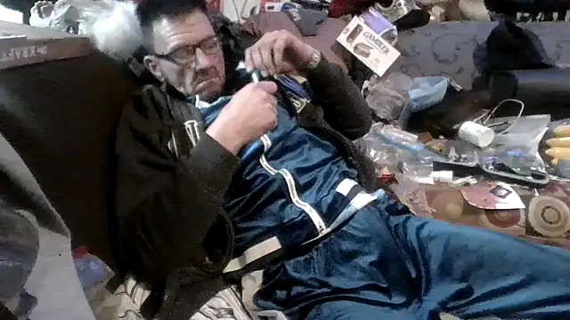 Snapshot of gettinit2wice chatting on October 30, 1:45 pm gettinit2wice online show from October 30, 1:45 pm