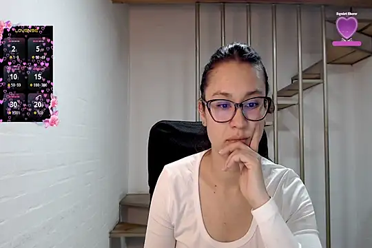 Snapshot of Jessie_Desire chatting on February 23, 1:36 am Jessie Desire online show from February 23, 1:36 am