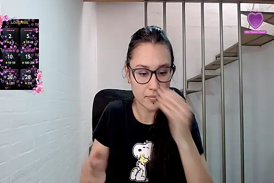 Snapshot of Jessie_Desire chatting on February 24, 7:01 pm Jessie Desire online show from February 24, 7:01 pm