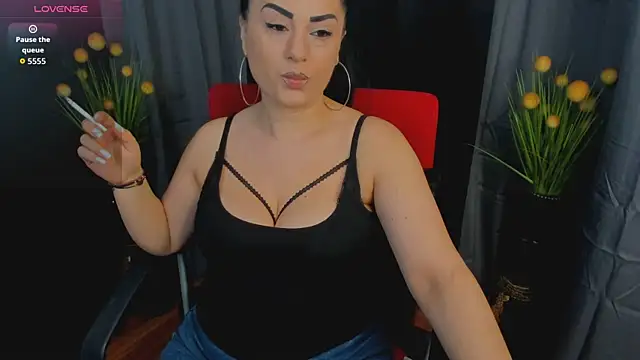 Snapshot of MistressMeghan chatting on April 20, 10:33 pm MistressMeghan online show from April 20, 10:33 pm