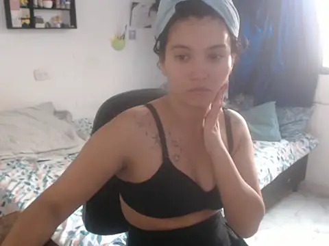 HannaKlein online show from January 14, 1:50 pm