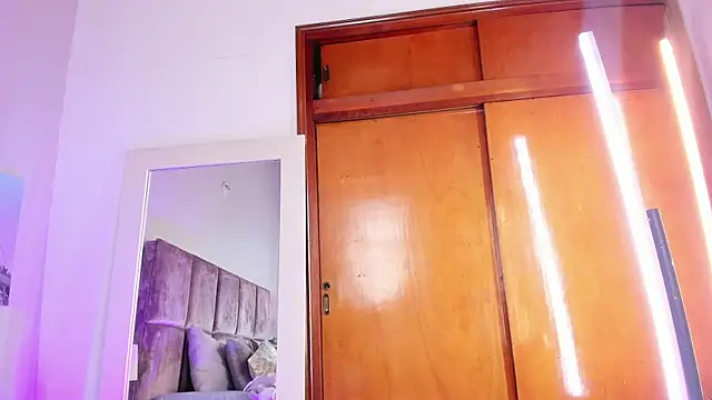 Snapshot of Salomesimos1 chatting on February 14, 5:03 pm Salomesimos1 online show from February 14, 5:03 pm