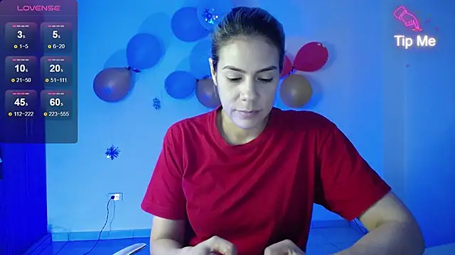 Snapshot of candydowson1 chatting on December 21, 9:15 pm candydowson1 online show from December 21, 9:15 pm