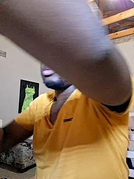 Snapshot of LaughRiotX chatting on September 29, 12:10 pm LaughRiotX online show from September 29, 12:10 pm