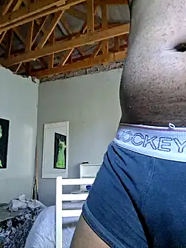 Snapshot of LaughRiotX chatting on October 7, 9:28 am LaughRiotX online show from October 7, 9:28 am