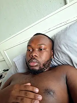 Snapshot of LaughRiotX chatting on October 28, 5:22 am LaughRiotX online show from October 28, 5:22 am