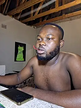 Snapshot of LaughRiotX chatting on November 4, 10:09 pm LaughRiotX online show from November 4, 10:09 pm