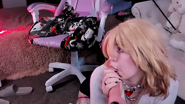 Alex Howell online show from February 11, 6:19 am