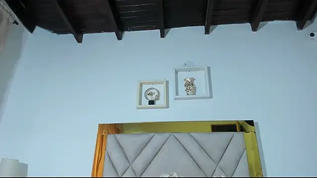Snapshot of vahiolet_fuentes chatting on February 11, 10:18 pm vahiolet fuentes online show from February 11, 10:18 pm