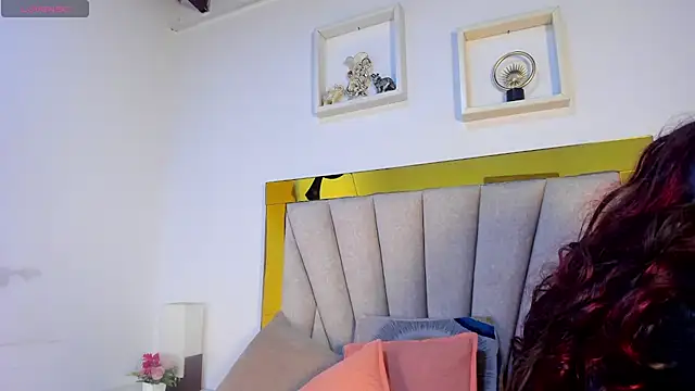 Snapshot of vahiolet_fuentes chatting on March 21, 8:19 am vahiolet fuentes online show from March 21, 8:19 am