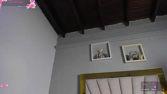 Snapshot of vahiolet_fuentes chatting on May 9, 3:01 am vahiolet fuentes online show from May 9, 3:01 am