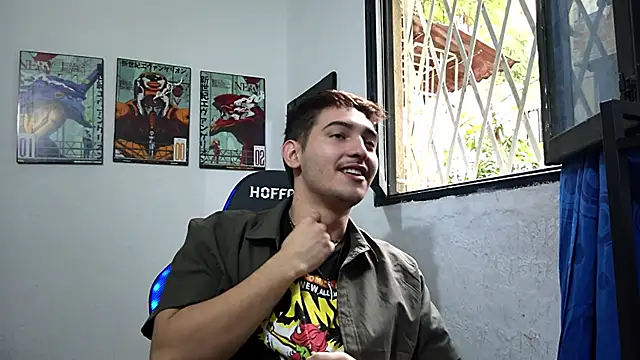 Snapshot of DiegoRogue_ chatting on February 18, 2:27 pm DiegoRogue online show from February 18, 2:27 pm