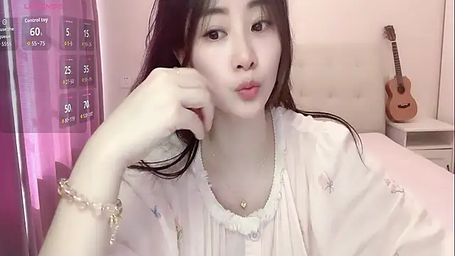 aisha123123 online show from July 13, 1:41 am