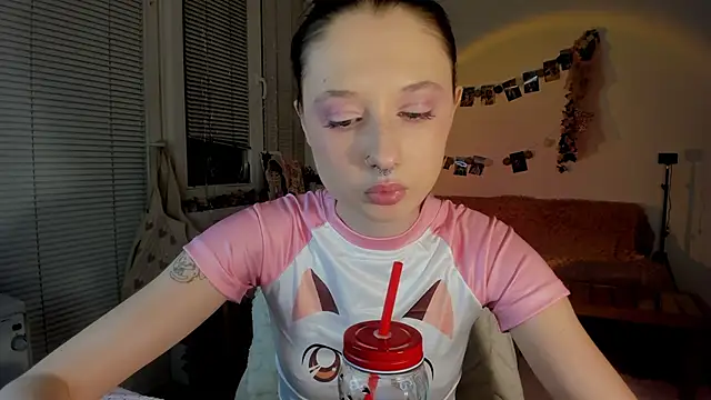 Snapshot of Jenny_darling_love chatting on January 3, 10:08 pm Jenny darling love online show from January 3, 10:08 pm