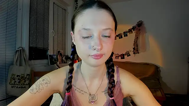 Snapshot of Jenny_darling_love chatting on March 13, 7:50 pm Jenny darling love online show from March 13, 7:50 pm