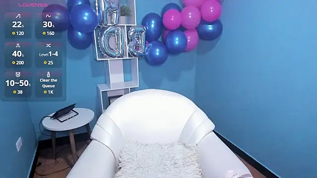 Snapshot of emilybaboo chatting on February 24, 4:26 pm emilybaboo online show from February 24, 4:26 pm