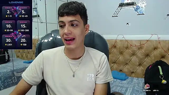 Snapshot of SkinnyBoy_ chatting on January 30, 3:19 pm SkinnyBoy online show from January 30, 3:19 pm