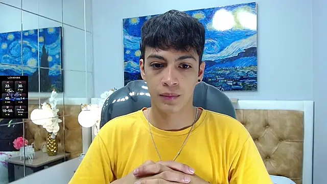 Snapshot of SkinnyBoy_ chatting on September 28, 12:32 pm SkinnyBoy online show from September 28, 12:32 pm
