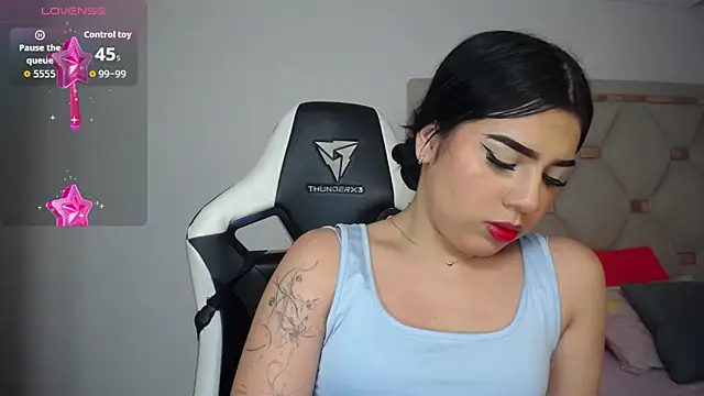 Ashley piinkk  online show from May 23, 4:18 am
