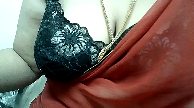 hot pavitra online show from December 22, 11:41 pm