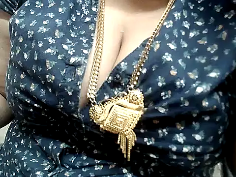 hot pavitra online show from January 20, 11:43 pm