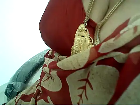 hot pavitra online show from January 22, 10:18 am